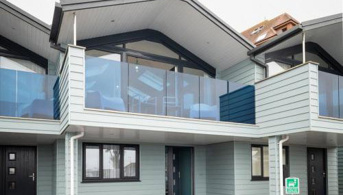 Seaside 3BD Retreat with Balcony & Stunning Views - Foto 4