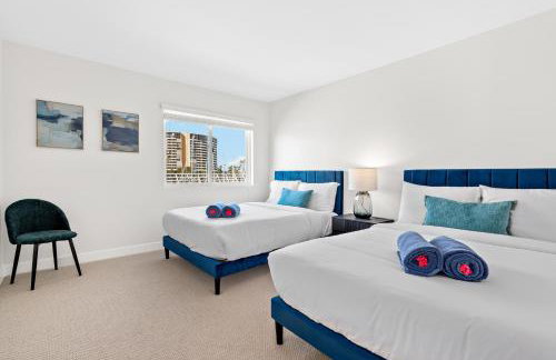 Serenity Over the Sails - A 2-Bedroom Escape w Stunning Marina Views - Foto 9