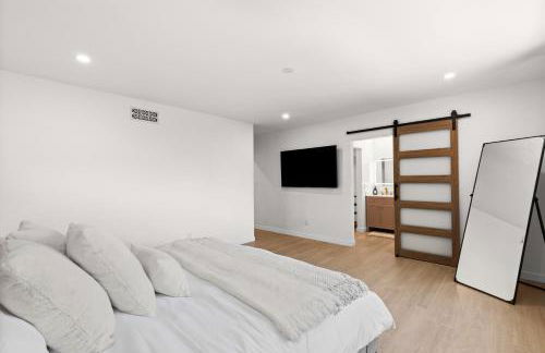 NEW Remodeled Northridge 5 Bedroom Near CSUN & Sherwood Forest - Foto 13