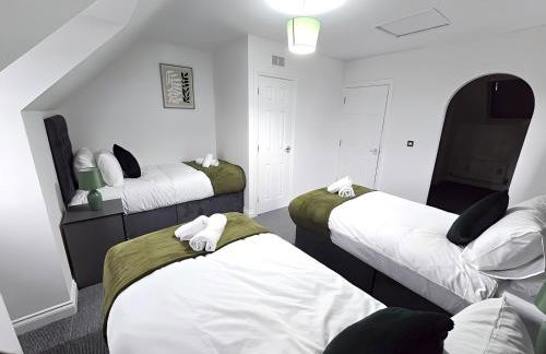 2ndHomeStays- Bilston- Contractors Friendly Townhouse - Foto 16