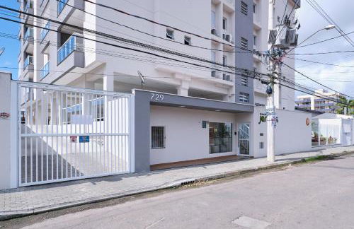 2 QUARTOS com Churrasqueira na Varanda, Piscina, Garagem interna, WiFi 500mbps, Ar Condicionado e Telas de Proteção - Foto 55