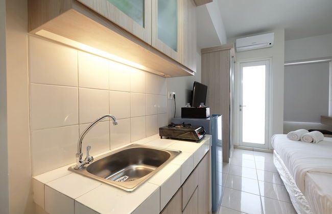 Minimalist Studio Room at The Springlake Apartment Sumarecon Bekasi - Photo 13