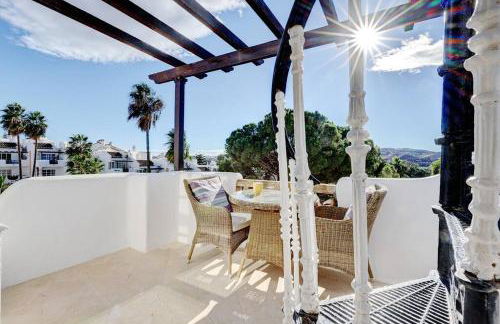 Stylish Penthouse Duplex at Matchroom Country Club - Photo 41