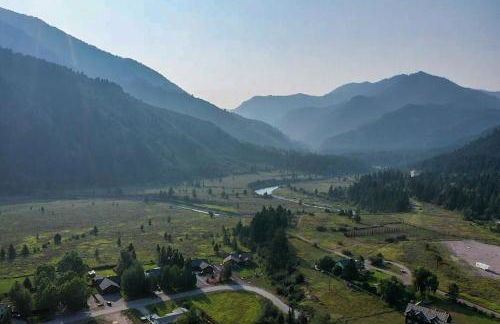 Alpine Highmark by KABINO Hot Tub Fire Pit Fully Fenced Backyard WiFi - Foto 43