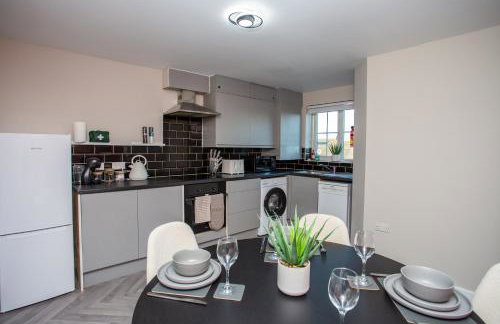 Vacant Nest Cleveland Close Central Parking - Photo 3