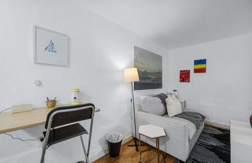 Garden Oasis Cozy Home Near Bart Shop with Parking - Photo 35