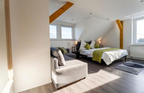 Moderne Doppelhaushälfte mit Garten & Terrasse I Free Wifi I Free Parking - Foto 5