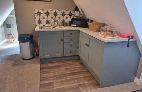 Trowel and Hammer Flat 1 - Foto 6