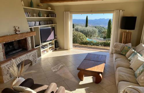 Villa La Genestière - Familienoase und Golfertraum mit Infinity-Pool und 180-Grad-Panoramablick bis zum Meer - Foto 79