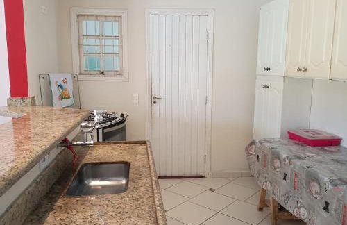 Casa Amarela Pé na Areia Itanhaém - Foto 13