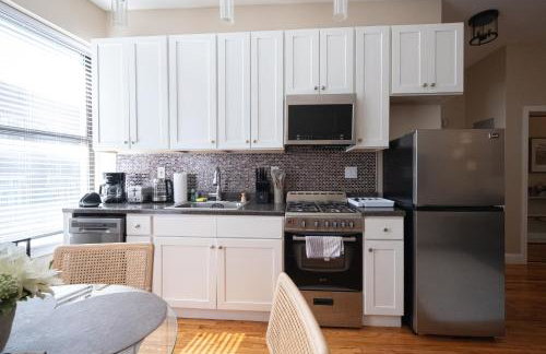 Sunlit 2BR Central Park North elevator & laundry - Foto 12
