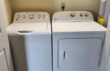 Comforts of Home - Foto 2