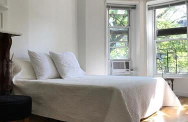 Serene Brooklyn Escape Near Cafés & Park, Sleeps 5 - Foto 5