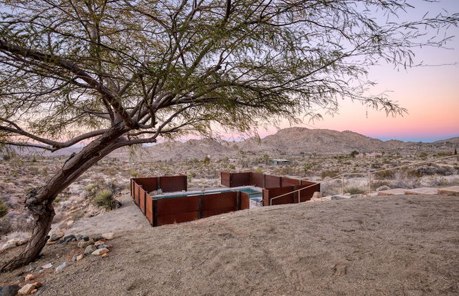 Desert Stone by Avantstay Contemporary Desert Oasis With Pool & Hot Tub - Photo 25