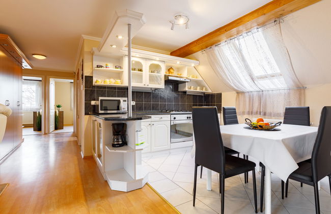 3 bedroom Apartment in Siófok with garden - Photo 4