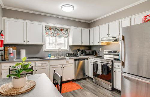 Spacious Home with Patio Near SC State and Claflin - Foto 7