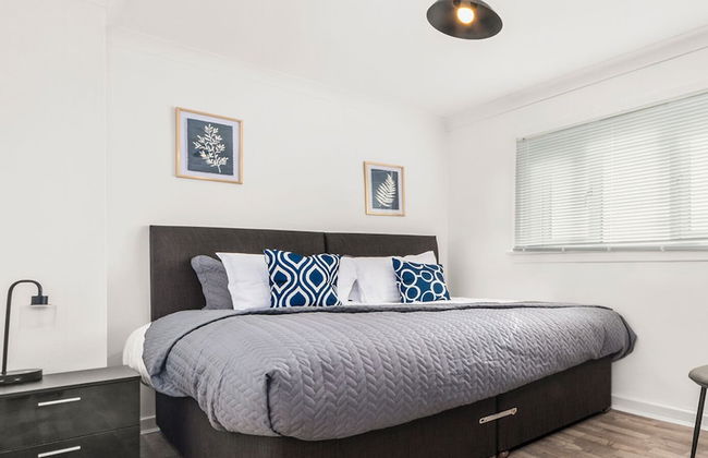 Three Bedroom Apartment by Klass Living Serviced Accommodation Coatbridge - Berwick Apartment With WiFi &Parking - Foto 3