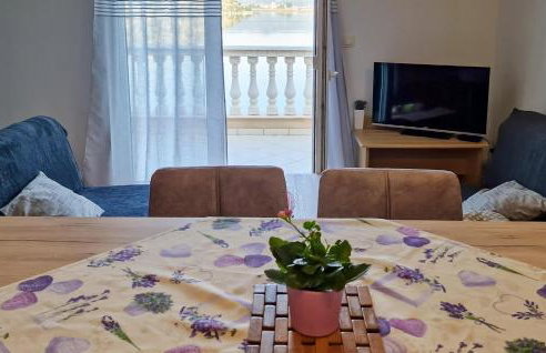 Stunning Apartment In Rogotin-Ploce With Wifi - Photo 6