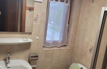 Chalet familial authentique et spacieux 2 chambres 4 à 6 personnes avec parking proche des remontées - Foto 13