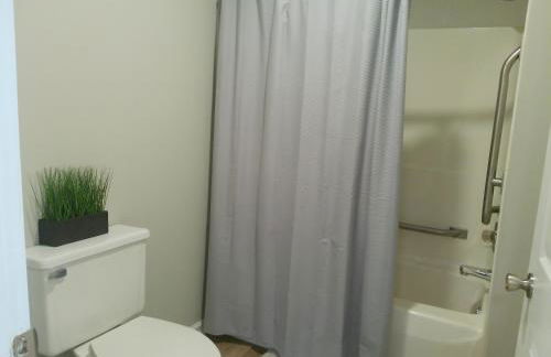 Studio 415 Spring Lake - Fayetteville near Fort Bragg - Accessible 1st Floor with Self Check-in - Perfect for short or long-term stays - Foto 33