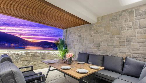 Seafront Villa Kupinica with heated Pool - Foto 2