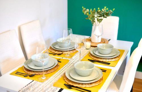 A Luxurious Home with Hot Tub and Man Cave! 9ppl - Foto 27