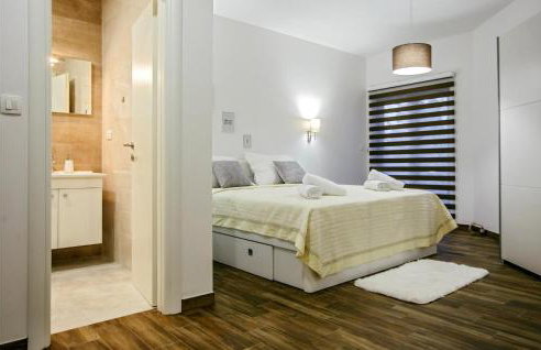 Nice Home In Donji Prolozac With Wifi - Foto 24