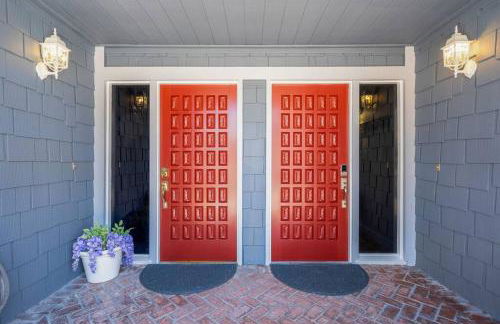 Walk on the Ocean! Wake up to Beautiful Bay Views - Photo 31