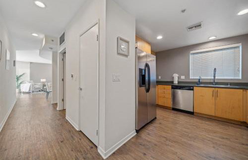 Venice Marina Water Front Luxury Condo - Photo 15
