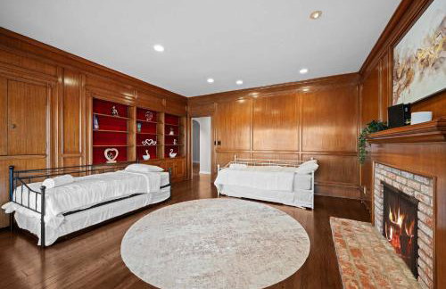 Spacious 5BR LA Villa with Pool Spa & Game Room - Foto 25