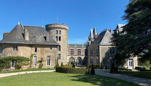 Roulotte enchantée dans le parc d'un château vendéen - Photo 2