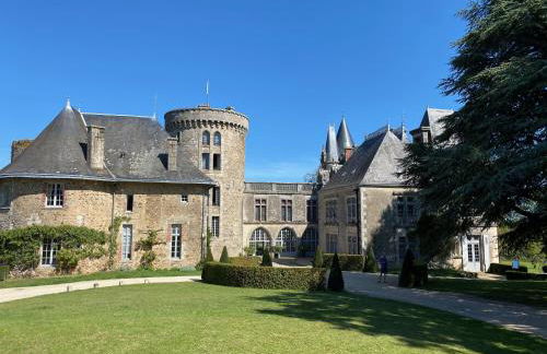 Roulotte enchantée dans le parc d'un château vendéen - Photo 2
