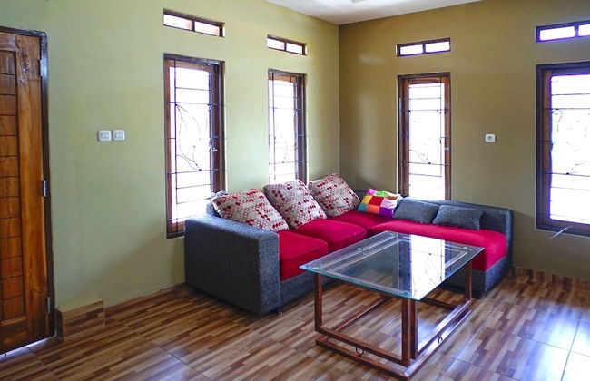 Villa Lisandsa by Ruang Nyaman - Foto 14