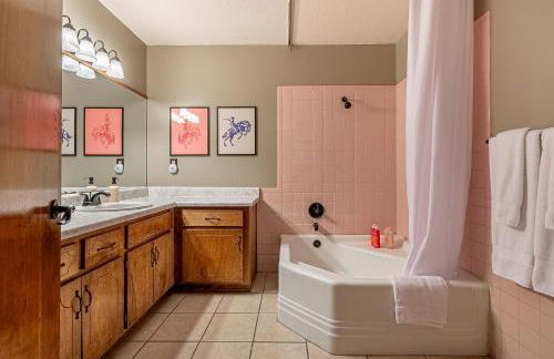 Cozy Winter Getaway Heated Pool l Family Friendly - Foto 43