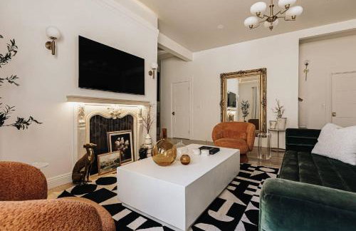 Luxe Victorian Retreat • Walk to Downtown - Foto 64