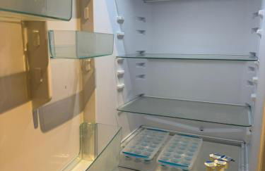 Penthouse height Flat, City View Balcony, Quiet, Free Wifi, Gym & More Minimalistic Home - Foto 17