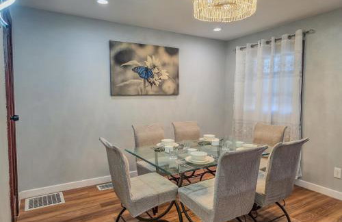 Spacious 3BR Niagara Falls Home with King Bed & Parking 18 Blocks from the Falls - Foto 12