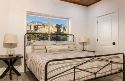 Painted Cliffs-Hot Tub, Amazing Views Between Zion and Bryce - Foto 11