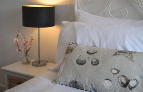 Alverstoke Manor - family home with pool table - Photo 11