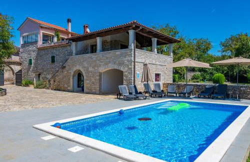 Villa Lastavica pod Ruzon, two beautiful villas in the heart of Istria - Photo 1