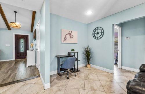 Bright and Comfy 5 Star Location with a Heated Pool - Photo 7