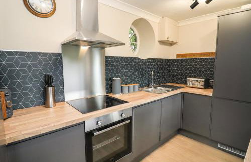 The Grooms - Photo 10