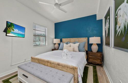 Walk to Beach, Heated Pool, Dog-Friendly, Firepit - Foto 31