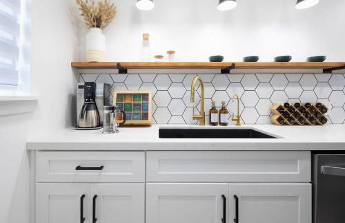 2 Bedroom House - Fire Pit Table BBQ - Downtown - Foto 12