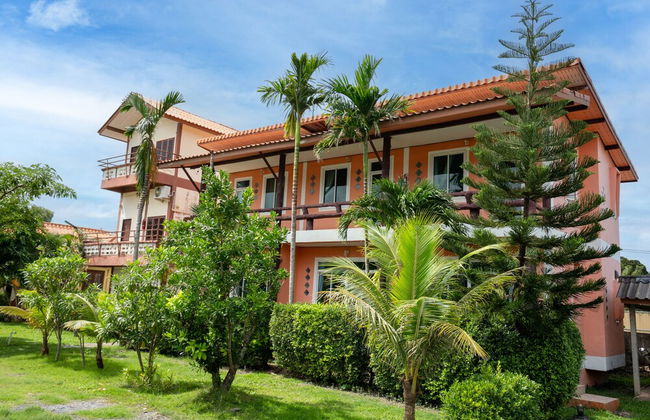 Lanta School Beach Resort - Photo 5