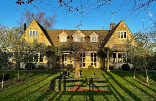 Hill House - Country Retreat by Maison Pro - Photo 1