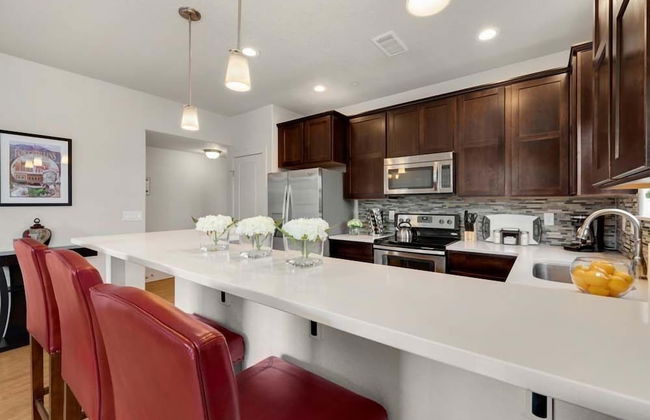 Modern Townhome Steps From the Brewery District! - Foto 7