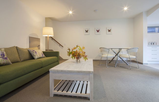 22 Hallenstein Apartments by Staysouth - Photo 26