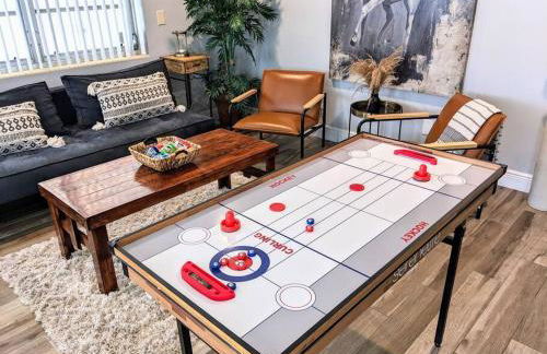 Coastal Harbor, King Bed, Pickleball Gear, Golf set, BBQ- 1 dollar rides to Beach, by Maven Vacation Rentals - Foto 48