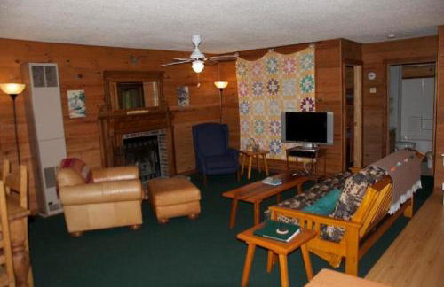 Secluded Rustic Cabin Rental in the Woods of Squaw Lake in Northern Wisconsin - Foto 6